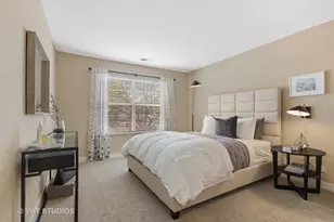 105 Kensington Cir, Wheaton, IL 60189 - Photo 15