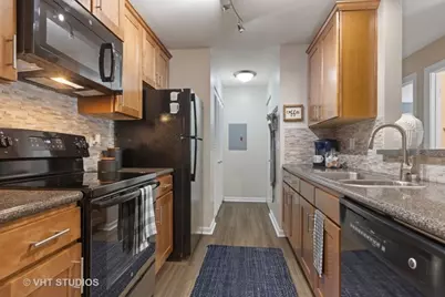 41 Kensington Circle #203, Wheaton, IL 60189 - Photo 5