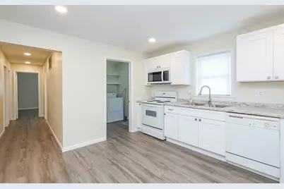 260 N Clinton Avenue, Bradley, IL 60915 - Photo 11