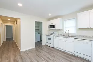 260 N Clinton Ave, Bradley, IL 60915 - Photo 11