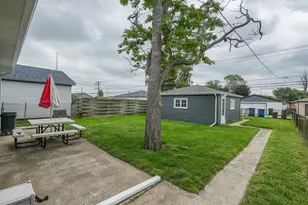 260 N Clinton Ave, Bradley, IL 60915 - Photo 23