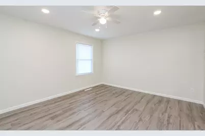 260 N Clinton Avenue, Bradley, IL 60915 - Photo 3