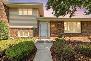 7324 W 154th St, Orland Park, IL 60462 - Photo 1