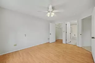 22 Delaware Ct, Schaumburg, IL 60193 - Photo 9