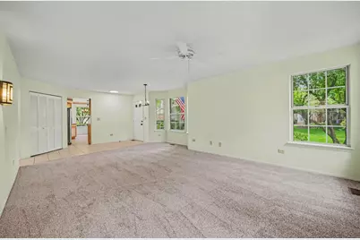 22 Delaware Court, Schaumburg, IL 60193 - Photo 5