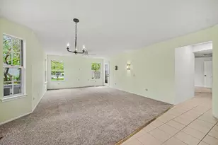 22 Delaware Ct, Schaumburg, IL 60193 - Photo 3
