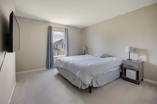 5687 McKenzie Dr, Lake in the Hills, IL 60156 - Photo 17