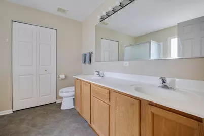 5687 McKenzie Drive, Lake in the Hills, IL 60156 - Photo 15