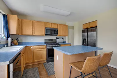 5687 McKenzie Drive, Lake in the Hills, IL 60156 - Photo 7