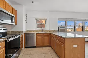 4980 N Marine Dr, Chicago, IL 60640 - Photo 5