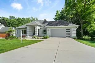 5123 Regents Park Rd, Rockford, IL 61107 - Photo 1