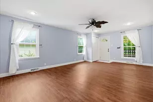 409 N 1st St, Fairbury, IL 61739 - Photo 5