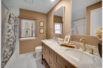 209 S Chase Street, Wheaton, IL 60187 - Photo 13