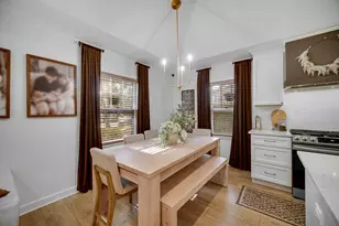 209 S Chase St, Wheaton, IL 60187 - Photo 5
