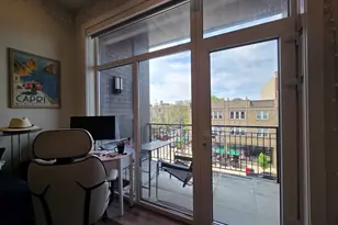 1348 W Roscoe St, Chicago, IL 60657 - Photo 5