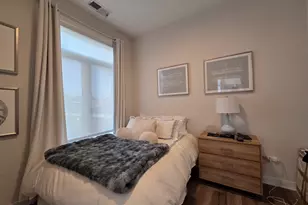 1348 W Roscoe St, Chicago, IL 60657 - Photo 7