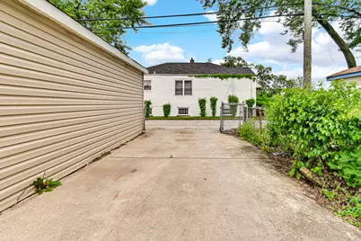12755 S Parnell Street, Chicago, IL 60628 - Photo 27