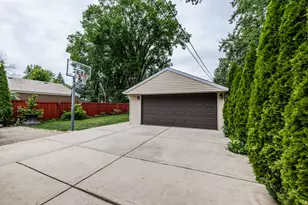 212 S Hi Lusi Ave, Mount Prospect, IL 60056 - Photo 47