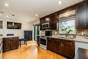 212 S Hi Lusi Ave, Mount Prospect, IL 60056 - Photo 17