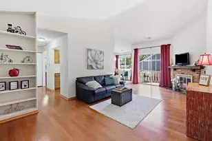 18 Waterbury Ln, Schaumburg, IL 60193 - Photo 3