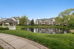 71 Kensington Cir, Wheaton, IL 60189 - Photo 1