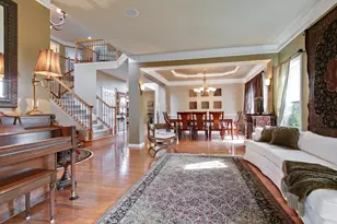 10 Eagle Ridge Dr, Hawthorn Woods, IL 60047 - Photo 3