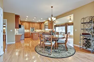 10 Eagle Ridge Dr, Hawthorn Woods, IL 60047 - Photo 9