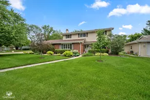 226 Meadowwood Dr, Joliet, IL 60431 - Photo 1