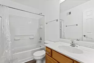 1613 Victoria Park Cir, Aurora, IL 60504 - Photo 17