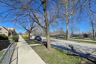9130 S Throop St, Chicago, IL 60620 - Photo 7