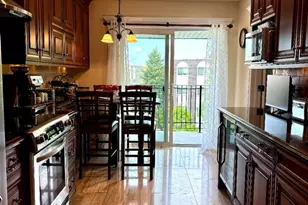 9530 N Lamon Ave, Skokie, IL 60077 - Photo 11