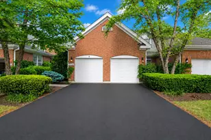 2S729 Parkview Dr, Glen Ellyn, IL 60137 - Photo 1