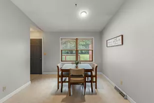 205 Suzy Ct, Plano, IL 60545 - Photo 11