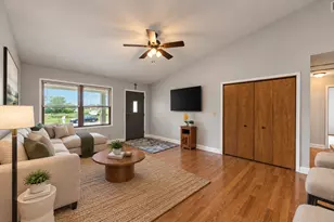 205 Suzy Ct, Plano, IL 60545 - Photo 13
