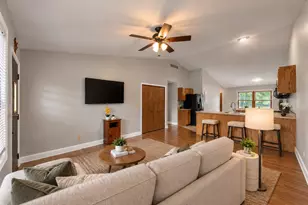 205 Suzy Ct, Plano, IL 60545 - Photo 7