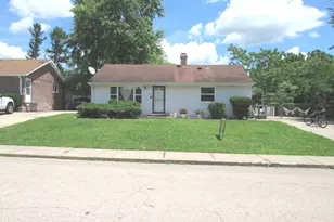 421 Hoover Dr, Carpentersville, IL 60110 - Photo 1