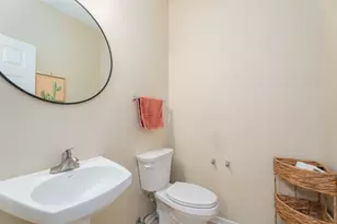 205 Station Park Cir, Grayslake, IL 60030 - Photo 15
