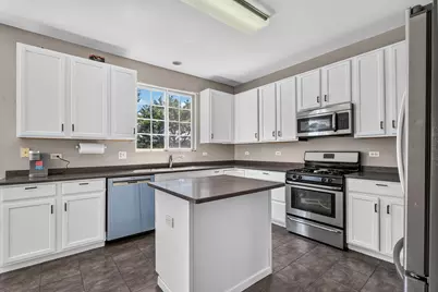 205 Station Park Circle, Grayslake, IL 60030 - Photo 3