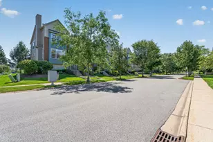 205 Station Park Cir, Grayslake, IL 60030 - Photo 39
