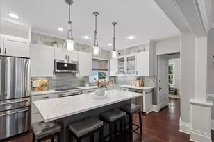 307 Elm Ct, Libertyville, IL 60048 - Photo 13