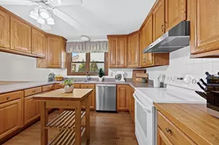 4600 Roslyn Rd, Downers Grove, IL 60515 - Photo 11