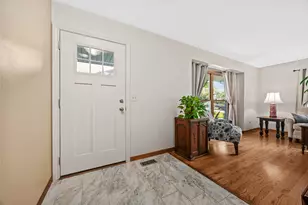4600 Roslyn Rd, Downers Grove, IL 60515 - Photo 3