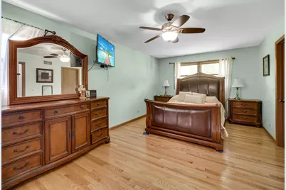 180 S Belmont Avenue, Elgin, IL 60123 - Photo 13