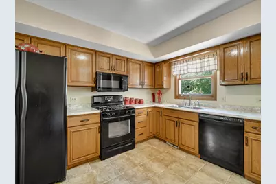 180 S Belmont Avenue, Elgin, IL 60123 - Photo 11