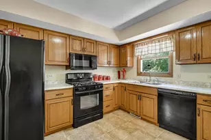 180 S Belmont Ave, Elgin, IL 60123 - Photo 11
