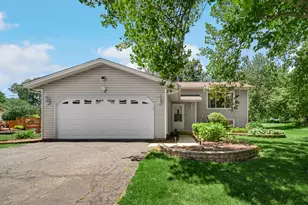 180 S Belmont Ave, Elgin, IL 60123 - Photo 3