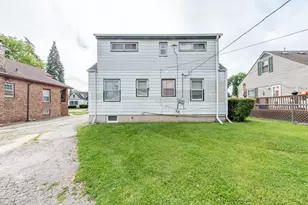 1819 Seymour Ave, North Chicago, IL 60064 - Photo 33