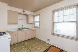 1819 Seymour Ave, North Chicago, IL 60064 - Photo 7
