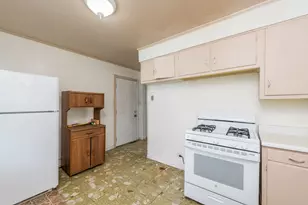 1819 Seymour Ave, North Chicago, IL 60064 - Photo 9