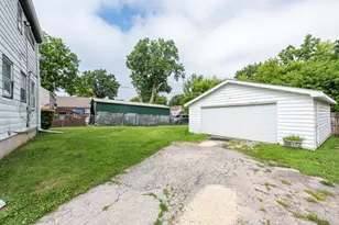 1819 Seymour Ave, North Chicago, IL 60064 - Photo 31